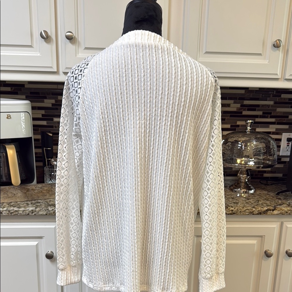 Chic White Cardigan with Lace Accents size medium - Picture 4 of 6